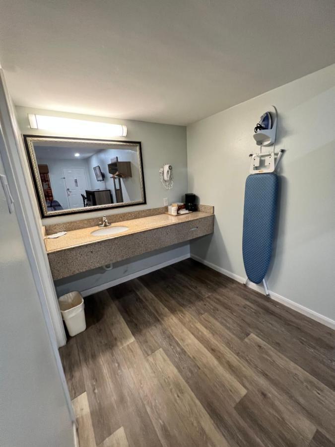Continental Inn And Suites Nacogdoches Tx Sfa University Downtown Εξωτερικό φωτογραφία