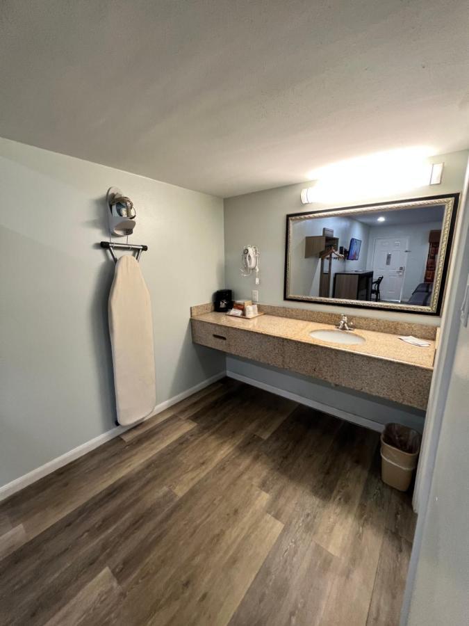 Continental Inn And Suites Nacogdoches Tx Sfa University Downtown Εξωτερικό φωτογραφία