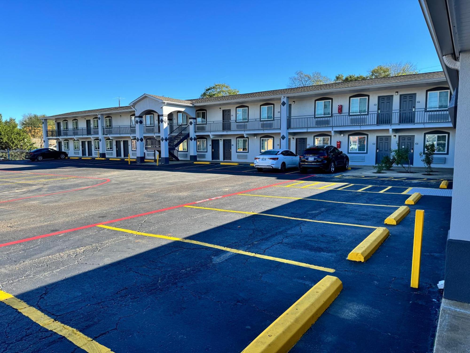 Continental Inn And Suites Nacogdoches Tx Sfa University Downtown Εξωτερικό φωτογραφία