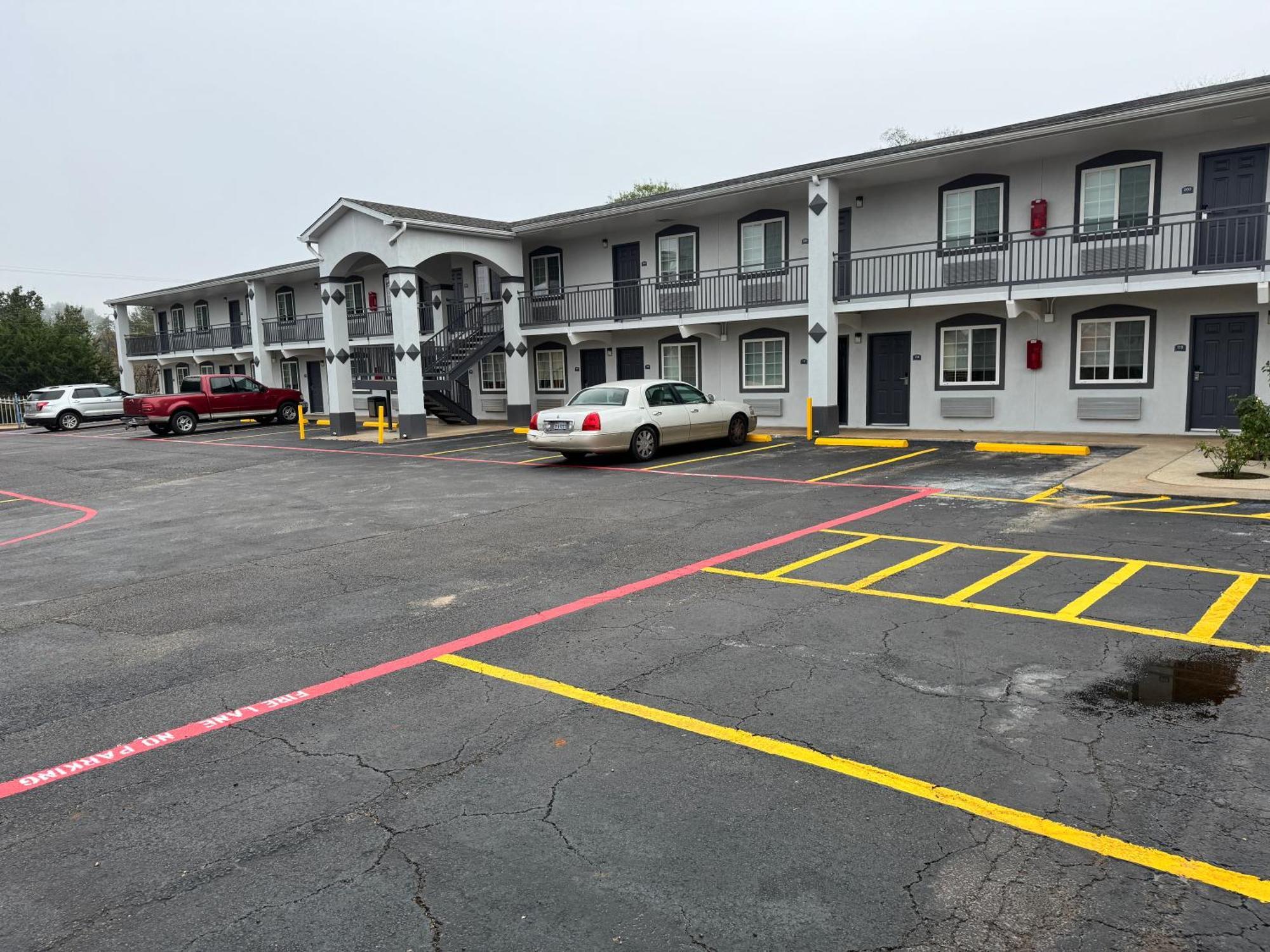 Continental Inn And Suites Nacogdoches Tx Sfa University Downtown Εξωτερικό φωτογραφία
