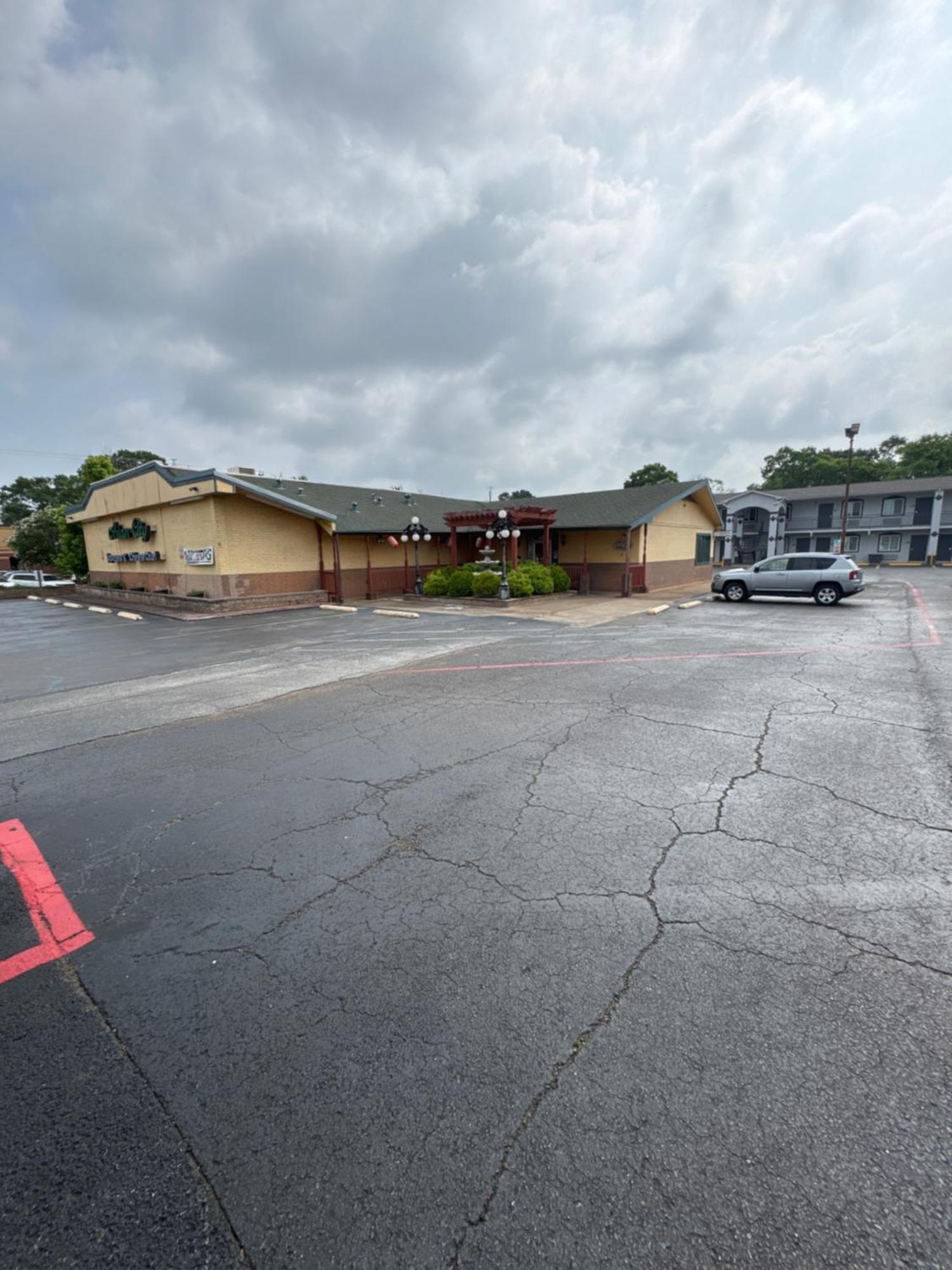 Continental Inn And Suites Nacogdoches Tx Sfa University Downtown Εξωτερικό φωτογραφία