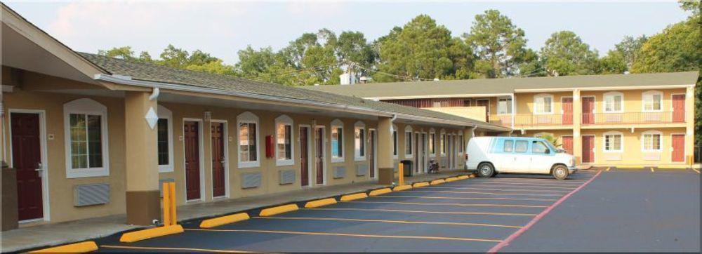 Continental Inn And Suites Nacogdoches Tx Sfa University Downtown Εξωτερικό φωτογραφία