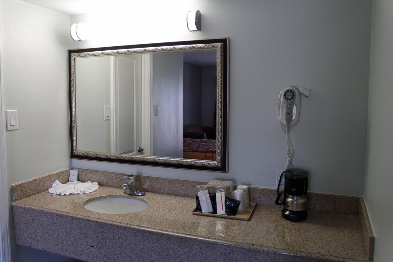 Continental Inn And Suites Nacogdoches Tx Sfa University Downtown Εξωτερικό φωτογραφία